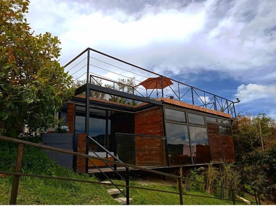 Glamping Montecarlo Lodge Cubo de Madera-Guatapé Campground/ 
RV Resort in Antioquia