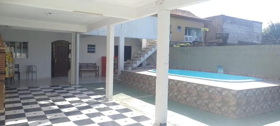 Ótima casa com piscina em Praia Grande House in State of São Paulo