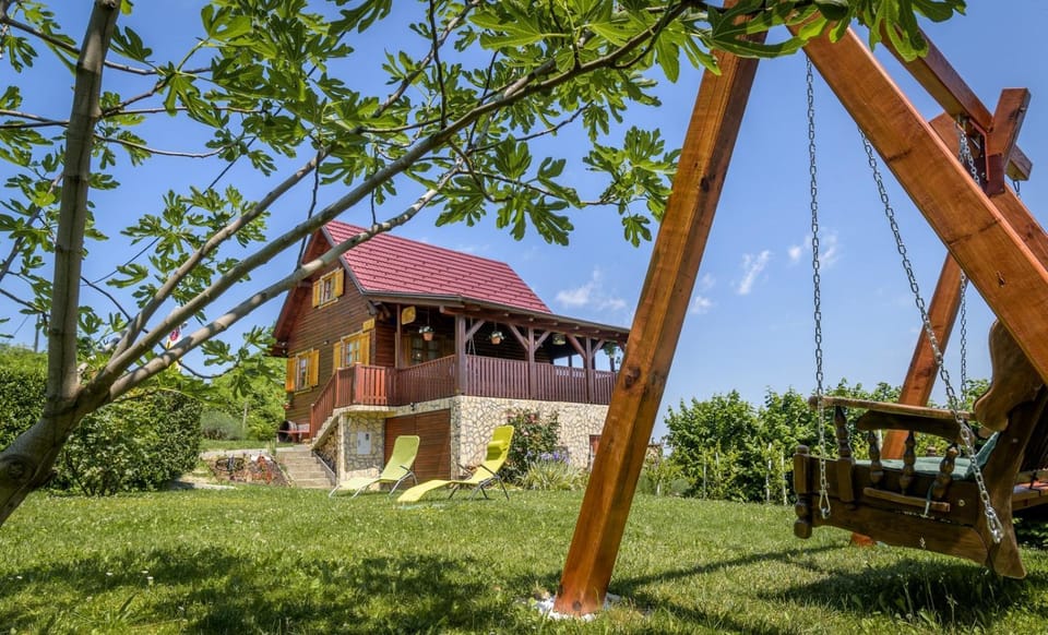 Vita Natura with sauna and jacuzzi House in Slovenia
