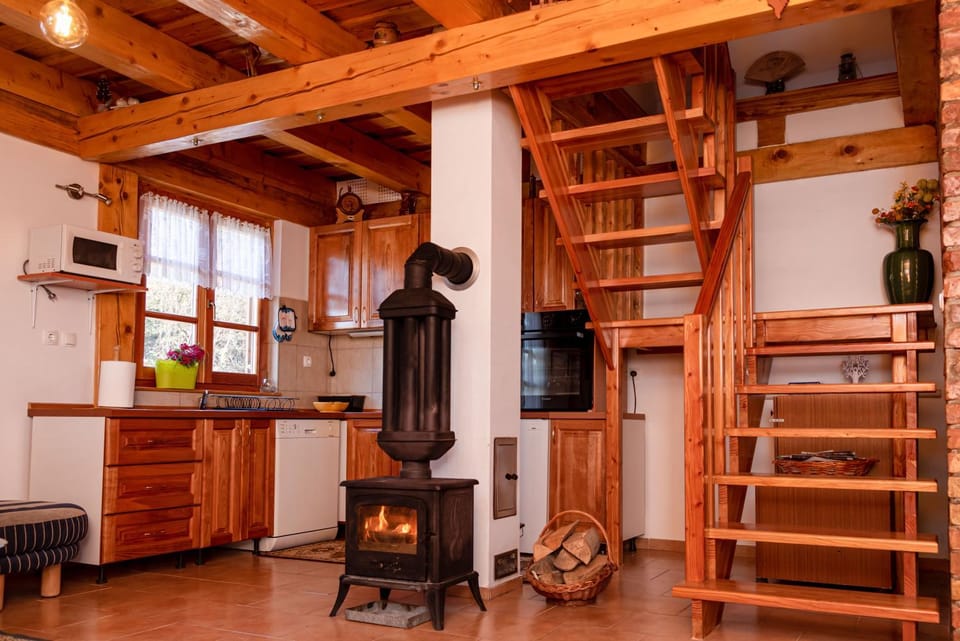 Kitchen or kitchenette, flat iron