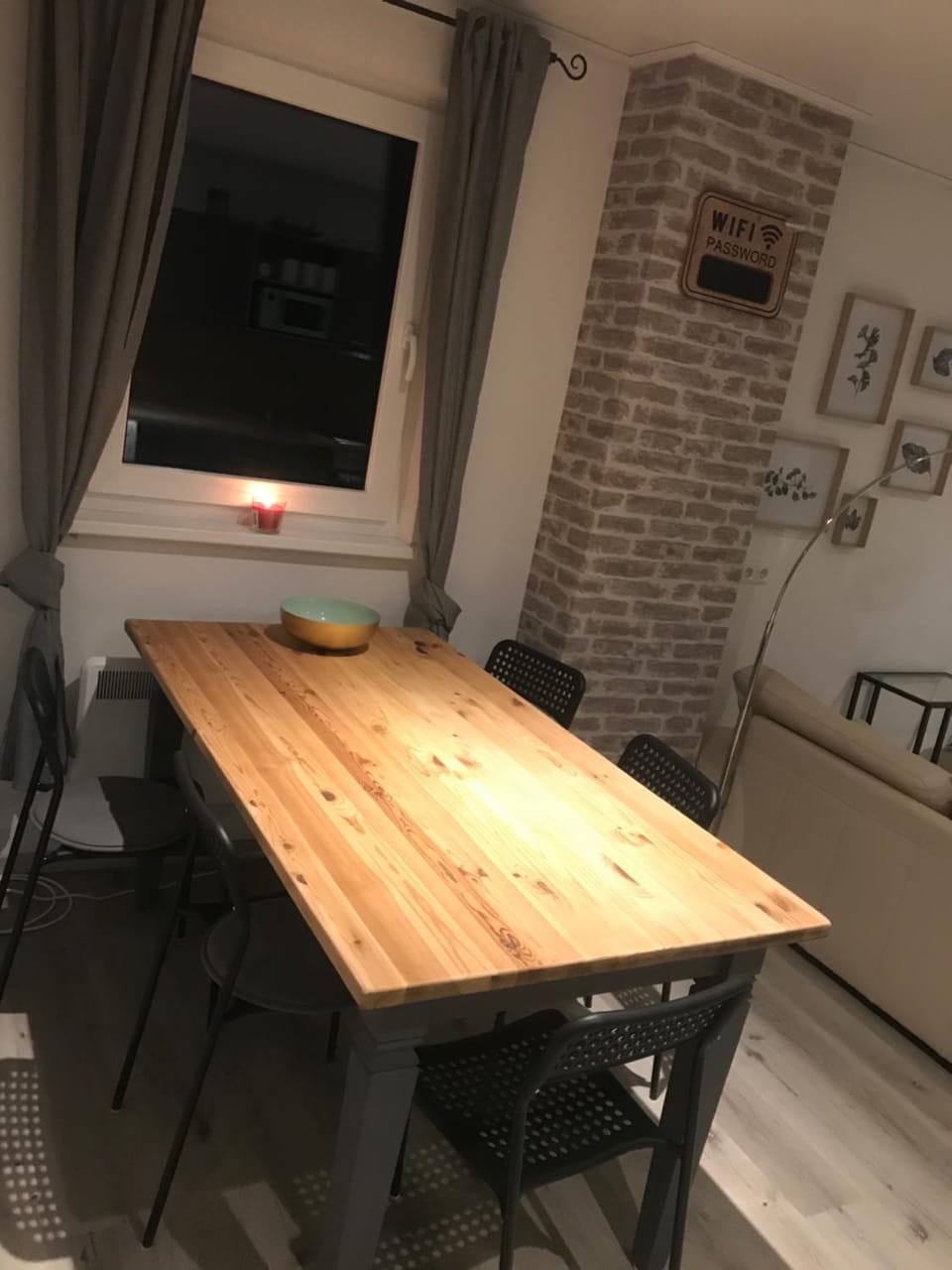 Seating area, Dining area