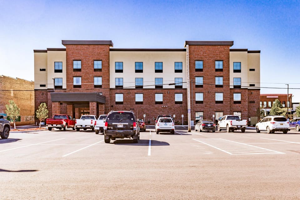 Facade/entrance, Parking