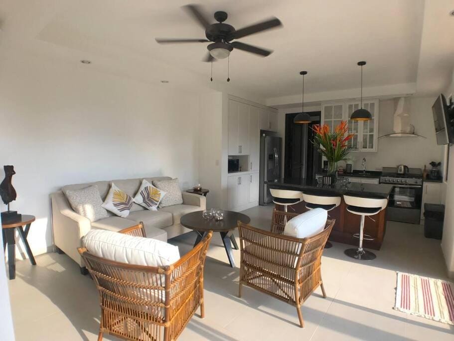 Mi Casita, ideal for couples, ocean view. Villa in Quepos