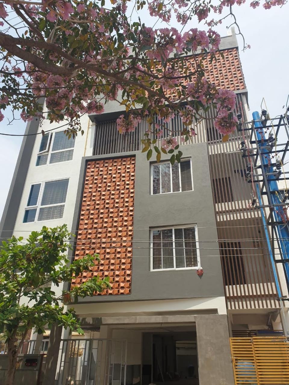 Property building, Facade/entrance