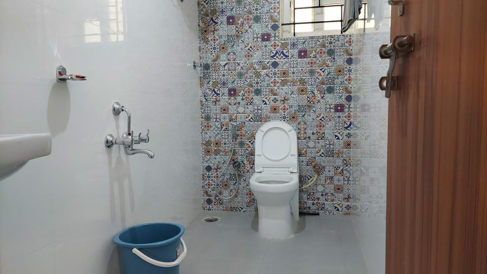 Bathroom, towels