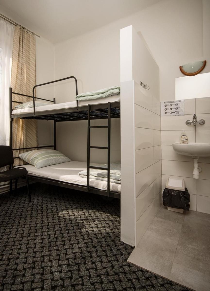 Noclegi PODZAMCZE PTTK Hostel in Lviv Oblast