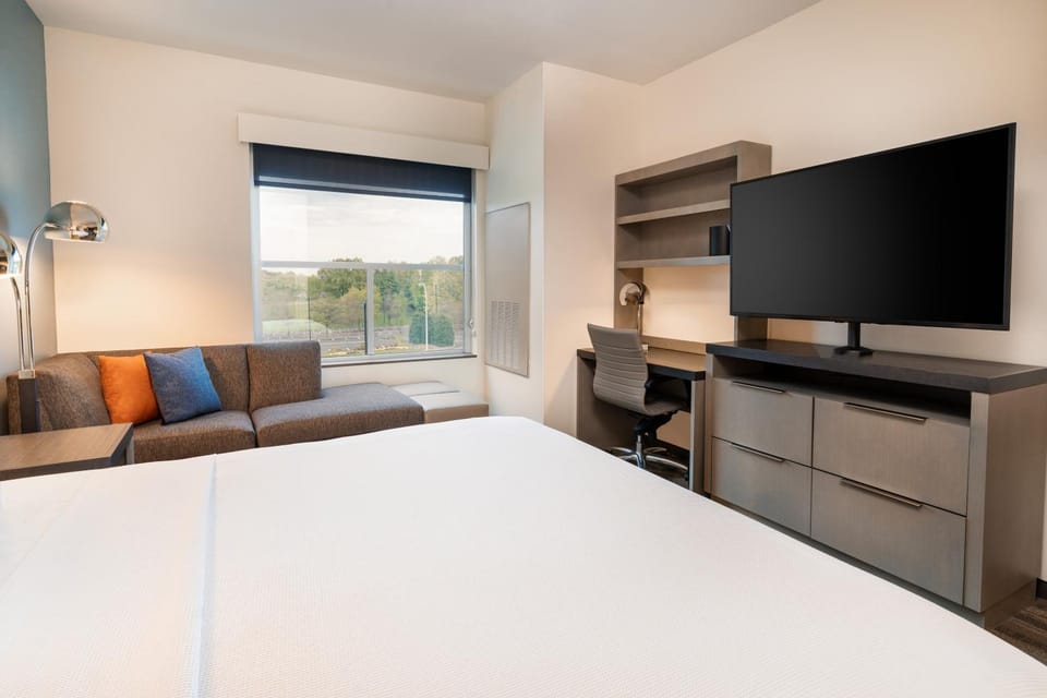 Bed, Photo of the whole room