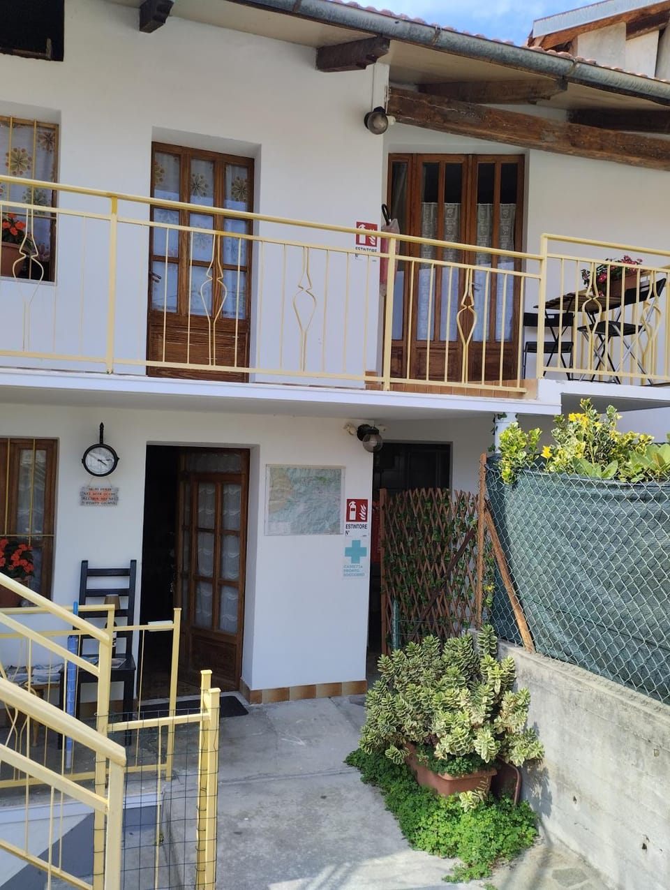 Property building, Balcony/Terrace