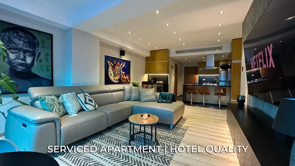 Communal lounge/ TV room, TV and multimedia, Living room, Seating area, Evening entertainment