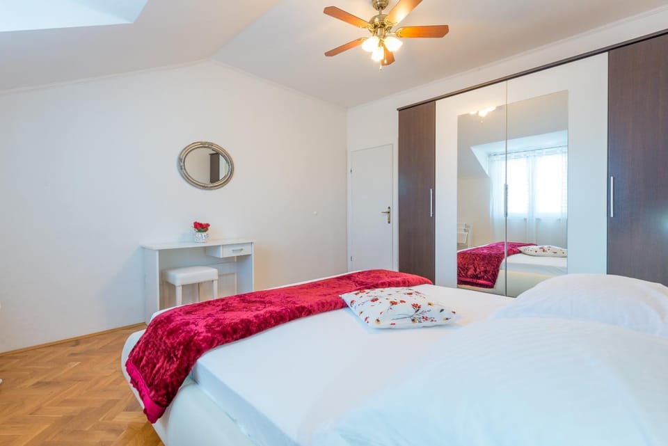Bed, Bedroom, wardrobe