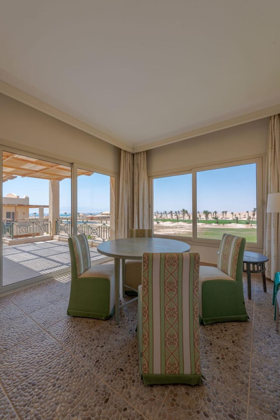 View (from property/room), Balcony/Terrace, Seating area