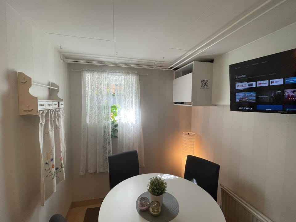 Källarlägenhet Centrumvägen Gusum Apartment in Sweden