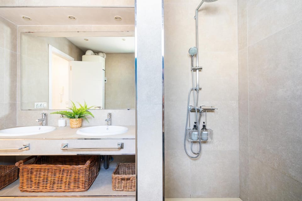 Shower, Bathroom