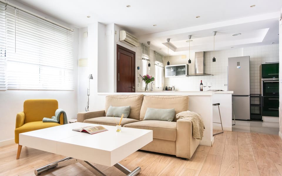 Kitchen or kitchenette, Living room