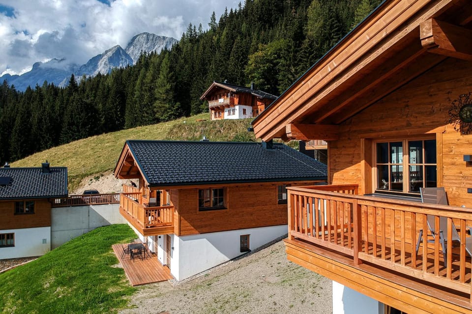 Property building, Day, Natural landscape, Summer, Balcony/Terrace, Balcony/Terrace, Mountain view, Mountain view