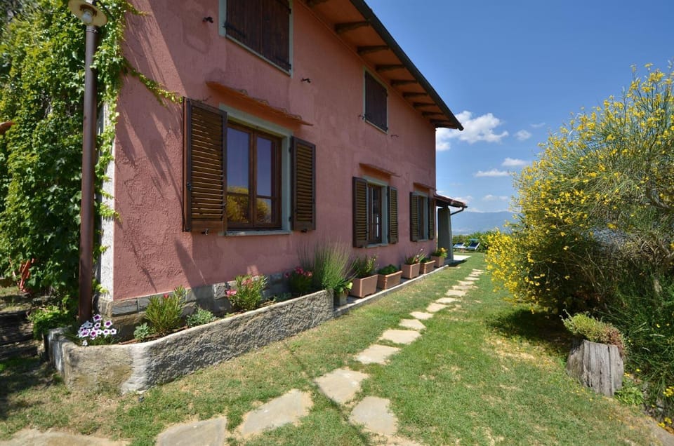 Le Ginestre Villa in Tuscany