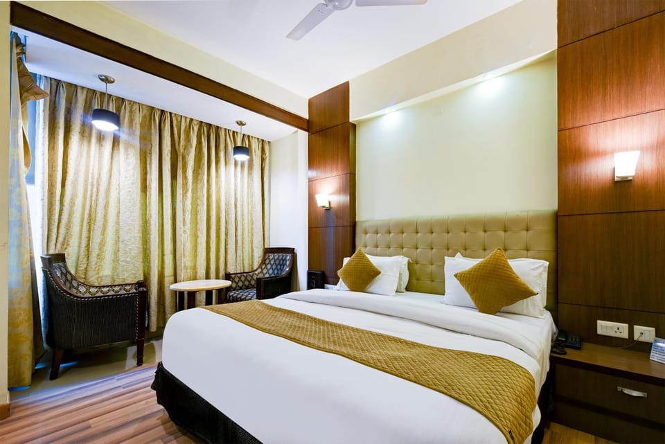 Seating area, Bedroom