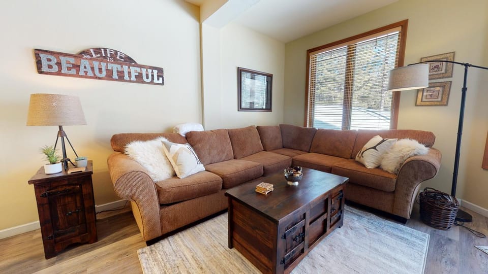 Mammoth Green #102 condo Apartment in Mammoth Lakes