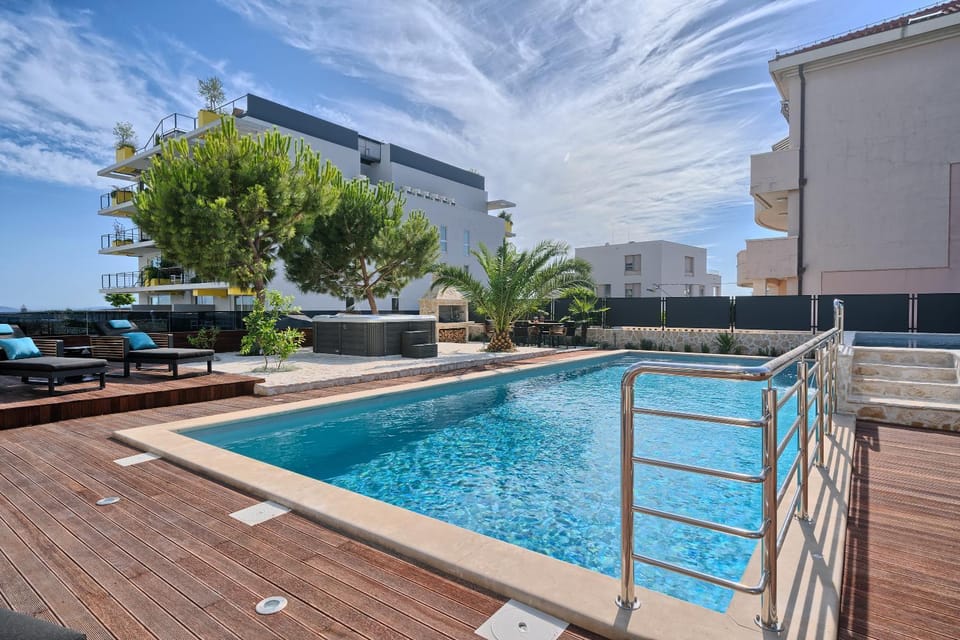 Balcony/Terrace, Swimming pool