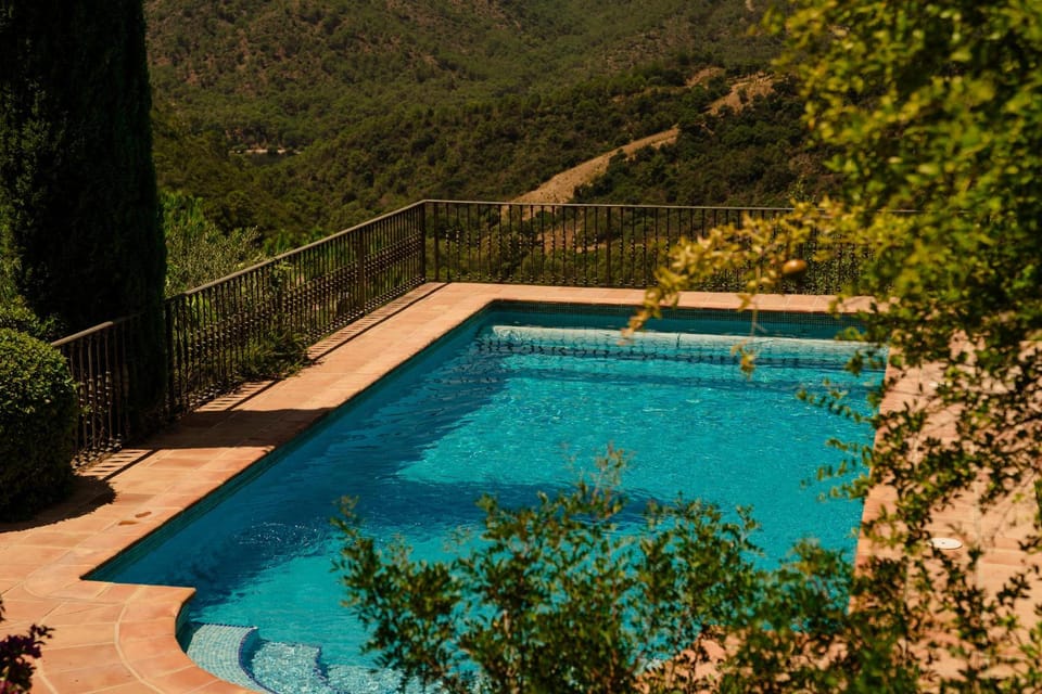 Day, Natural landscape, Mountain view, Pool view, Swimming pool