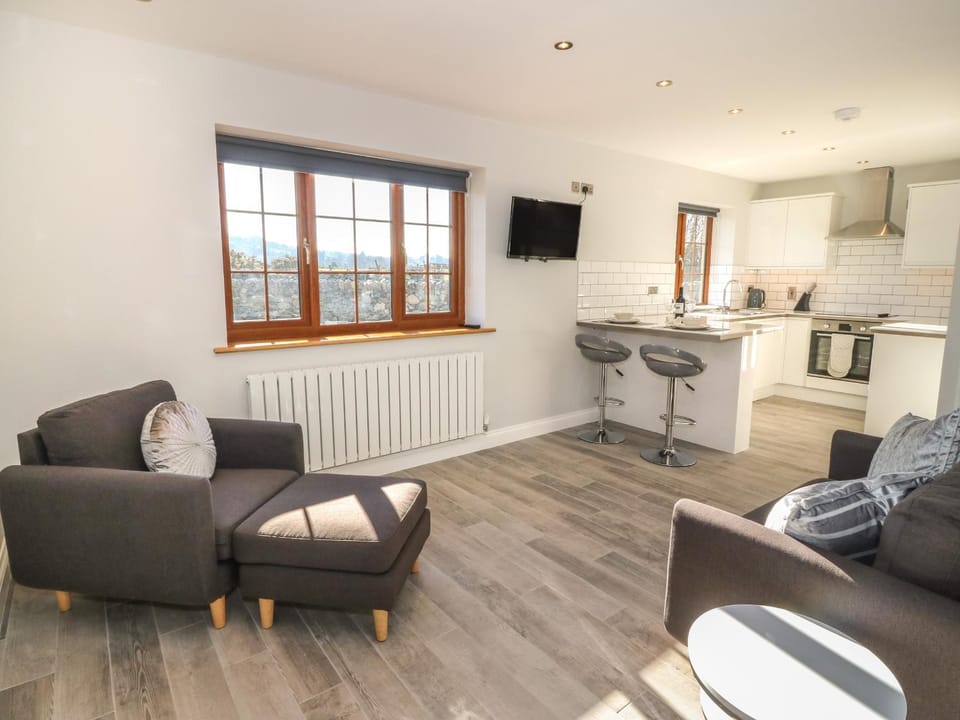 Afon Rhos Bach House in Wales