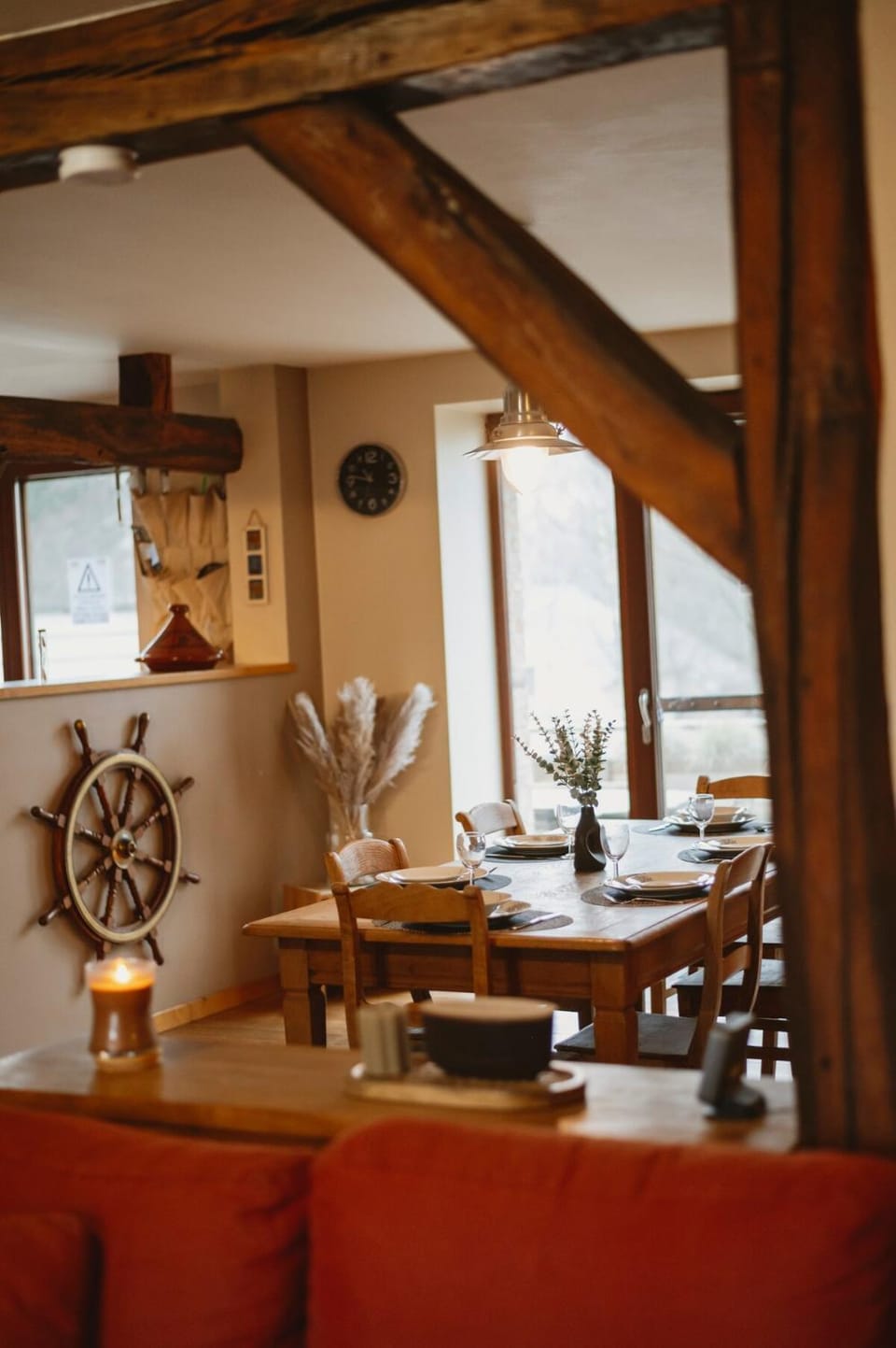 Seating area, Dining area