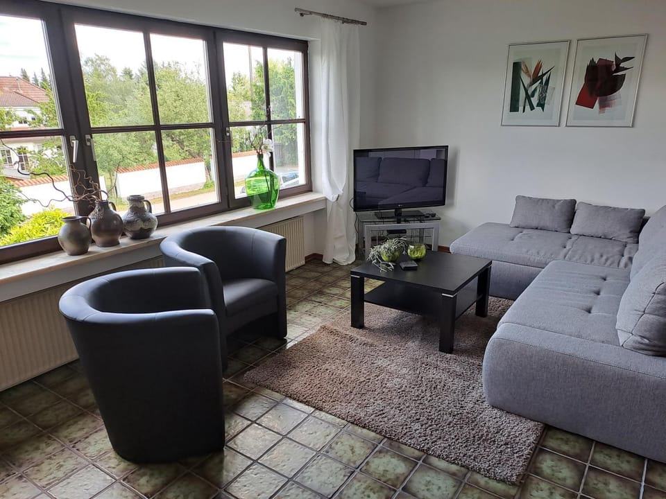 View (from property/room), Living room, Seating area