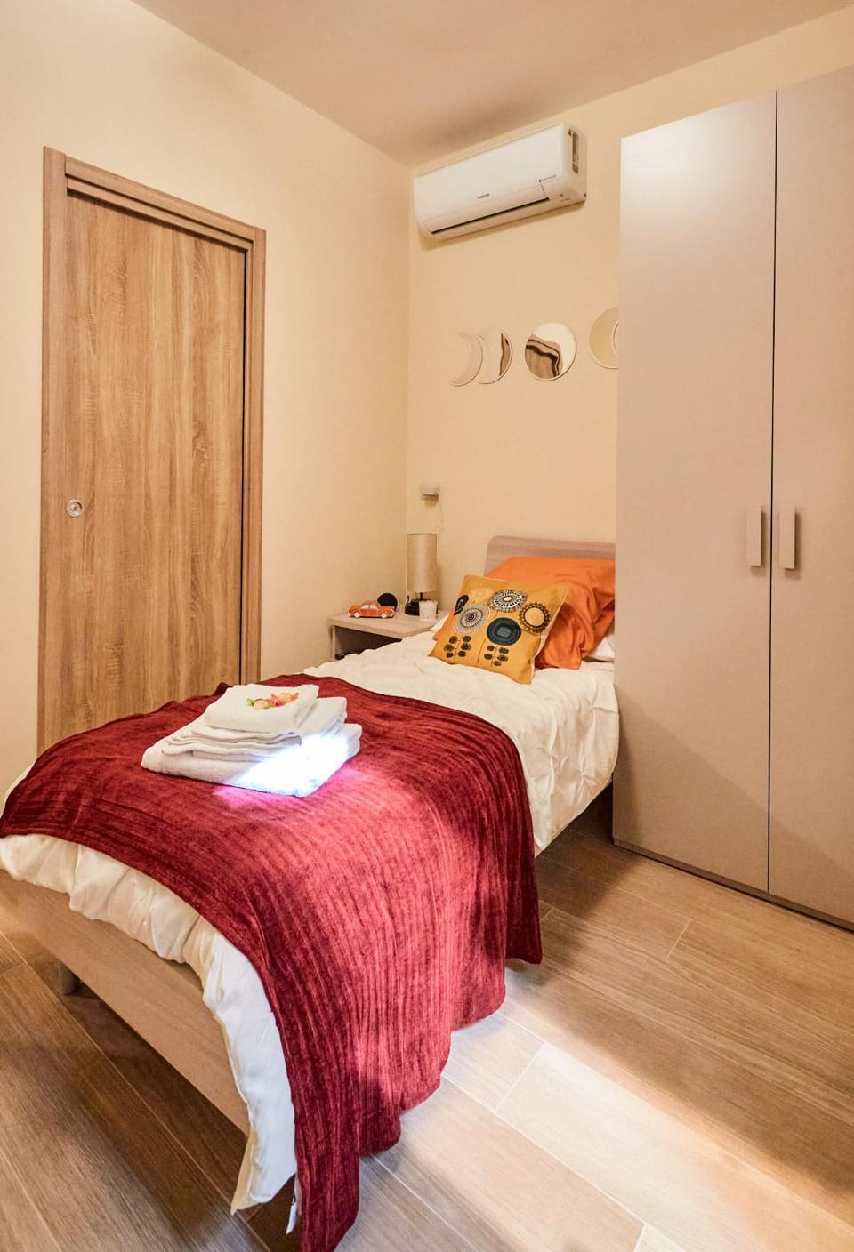 Bed, Photo of the whole room, Bedroom, towels, wardrobe, air conditioner