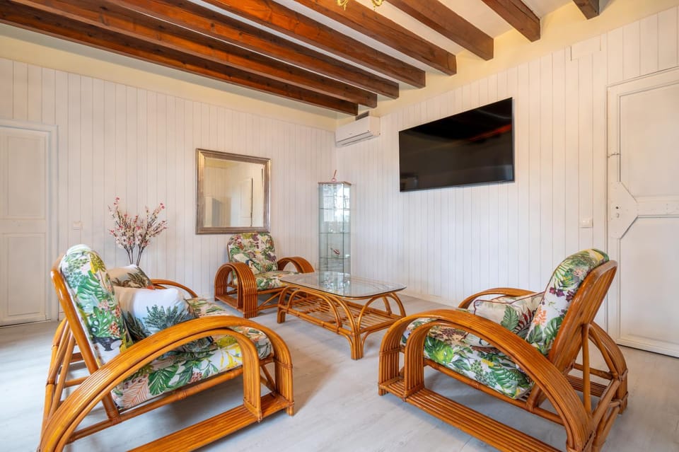 Property building, Living room
