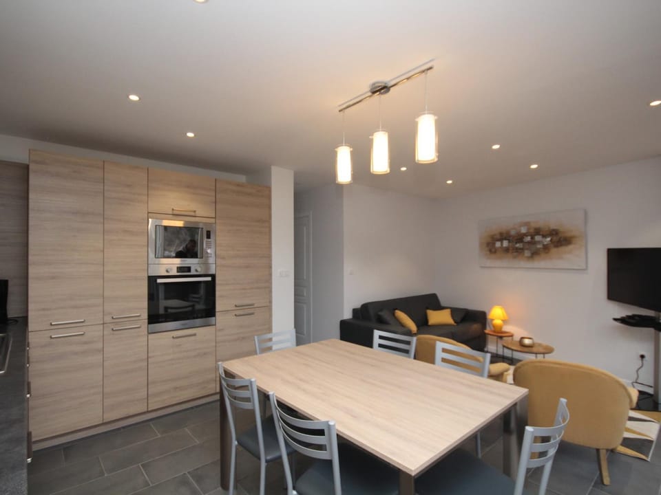Splendide T3 avec Terrasse et Garage, 6 Pers. - FR-1-608-24 Apartment in Auvergne-Rhône-Alpes