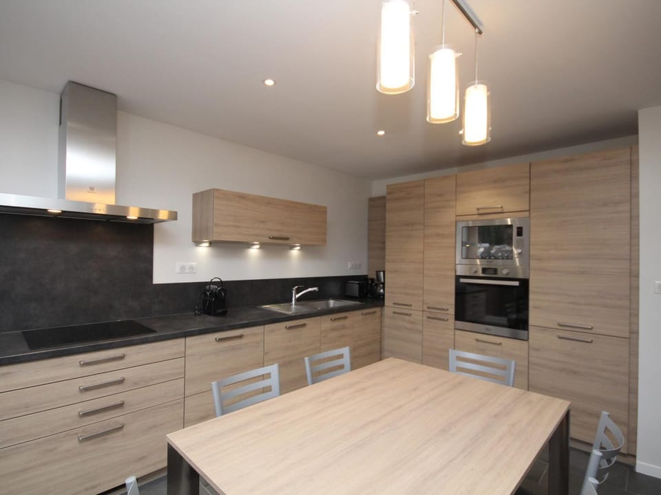 Splendide T3 avec Terrasse et Garage, 6 Pers. - FR-1-608-24 Apartment in Auvergne-Rhône-Alpes