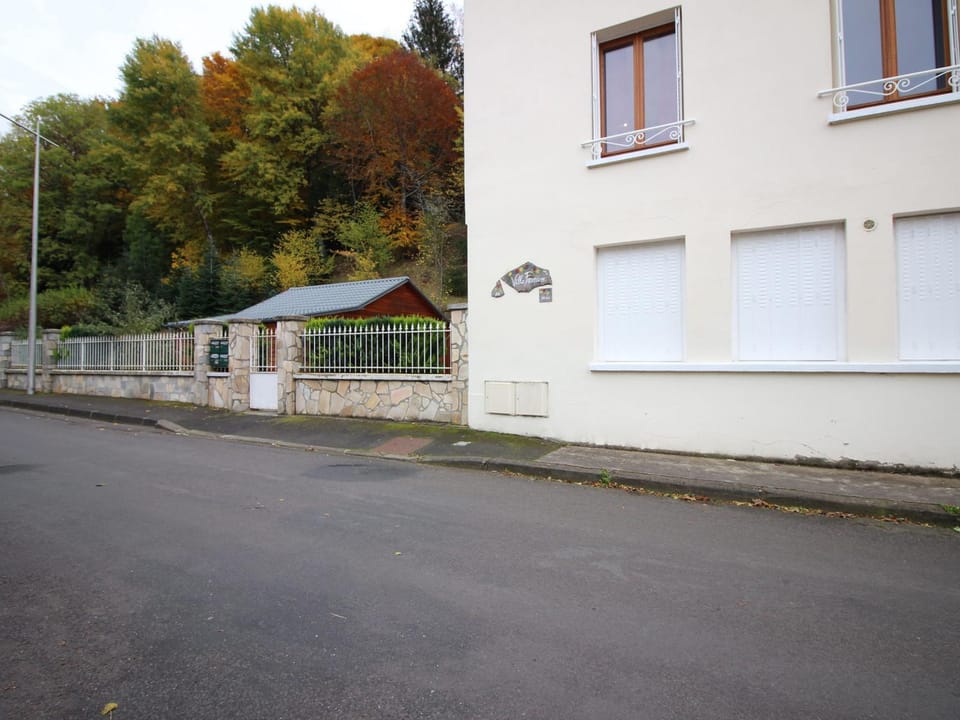 La Bourboule: T3 Confort, Parking, WiFi Apartment in Auvergne-Rhône-Alpes