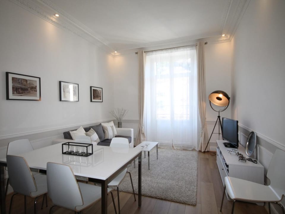 Magnifique T2 avec Wifi en centre, 1 chambre, 3 étoiles - FR-1-608-85 Apartment in Auvergne-Rhône-Alpes