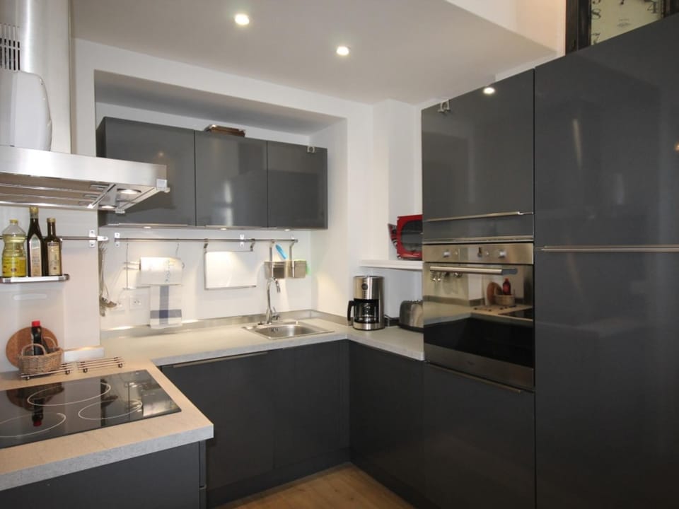 Magnifique T2 avec Wifi en centre, 1 chambre, 3 étoiles - FR-1-608-85 Apartment in Auvergne-Rhône-Alpes
