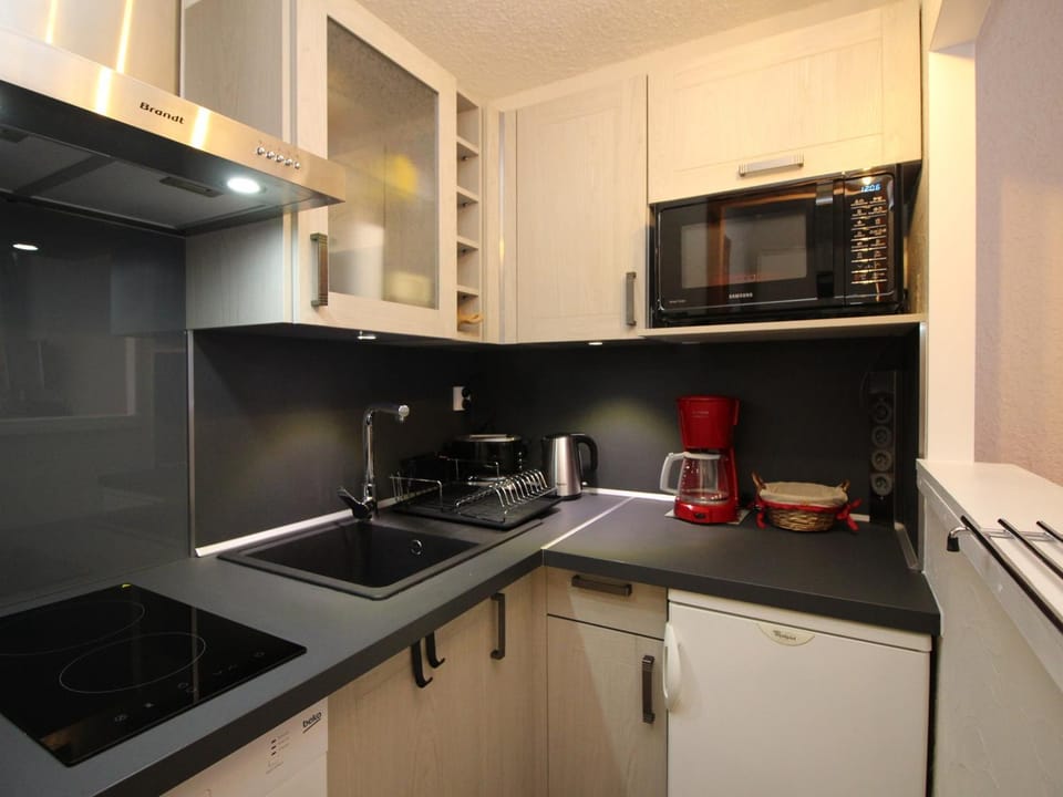 Mont-Dore: T2 avec Balcon, Parking et WIFI - FR-1-608-125 Apartment in Auvergne-Rhône-Alpes
