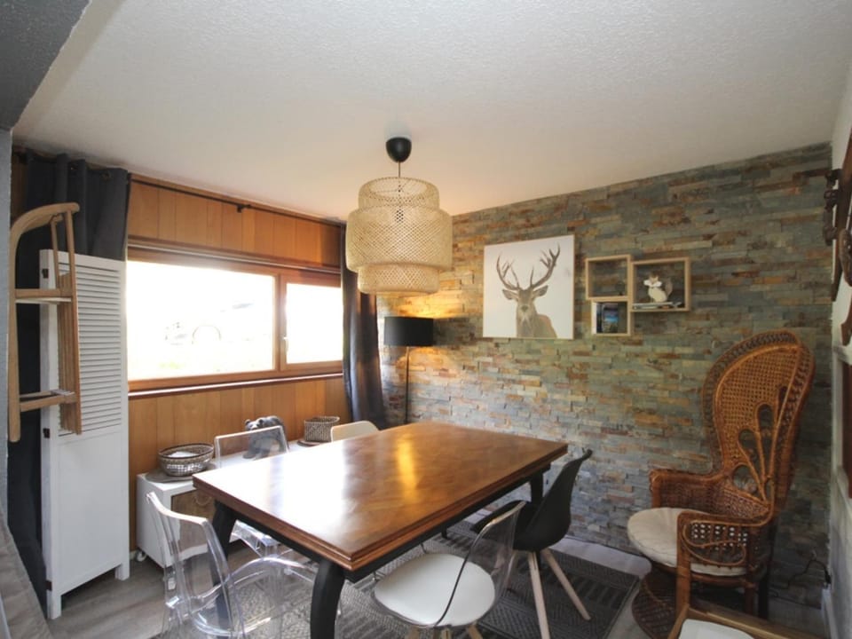 T2 Bis au Pied des Pistes - Capacité 4 Pers. - FR-1-608-142 Apartment in Auvergne-Rhône-Alpes