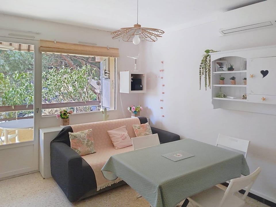 Appartement T2 Climatise avec Loggia à La Favière, Proche Plages et Commerces, Parking Inclus - FR-1-610-2 Apartment in Bormes-les-Mimosas