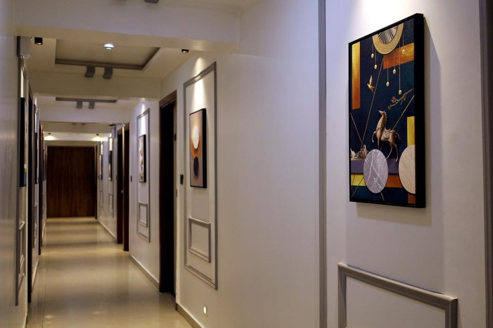 HOTEL GOLD LEAF Bed and Breakfast in Ahmedabad