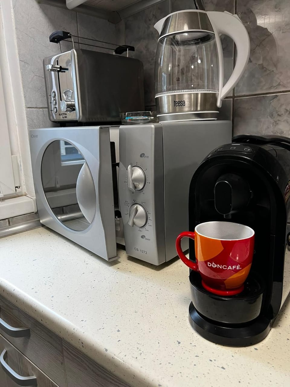 Coffee/tea facilities, minibar, toaster