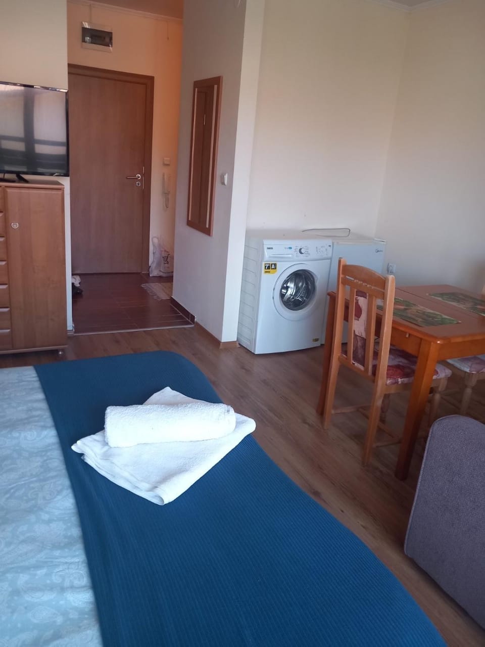 Ski Zone at Gondola, Perfect, Fast WiFi, Quiet, Warm Apartment in Bansko