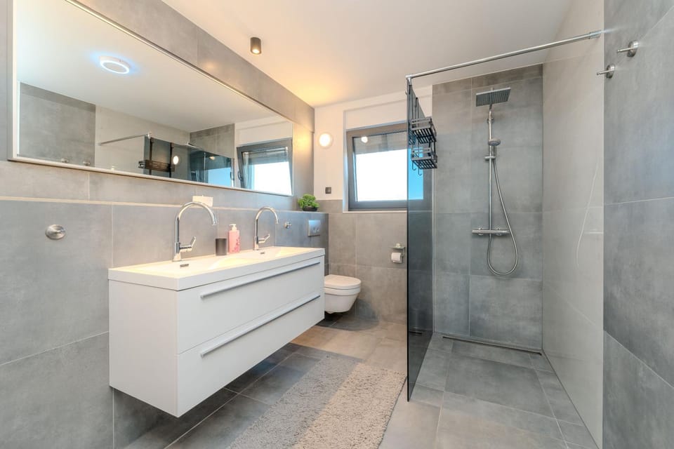 Jimmys Beach Privlaka - direkt am Meer, tollem Blick und beheiztem Pool Apartment in Zadar County