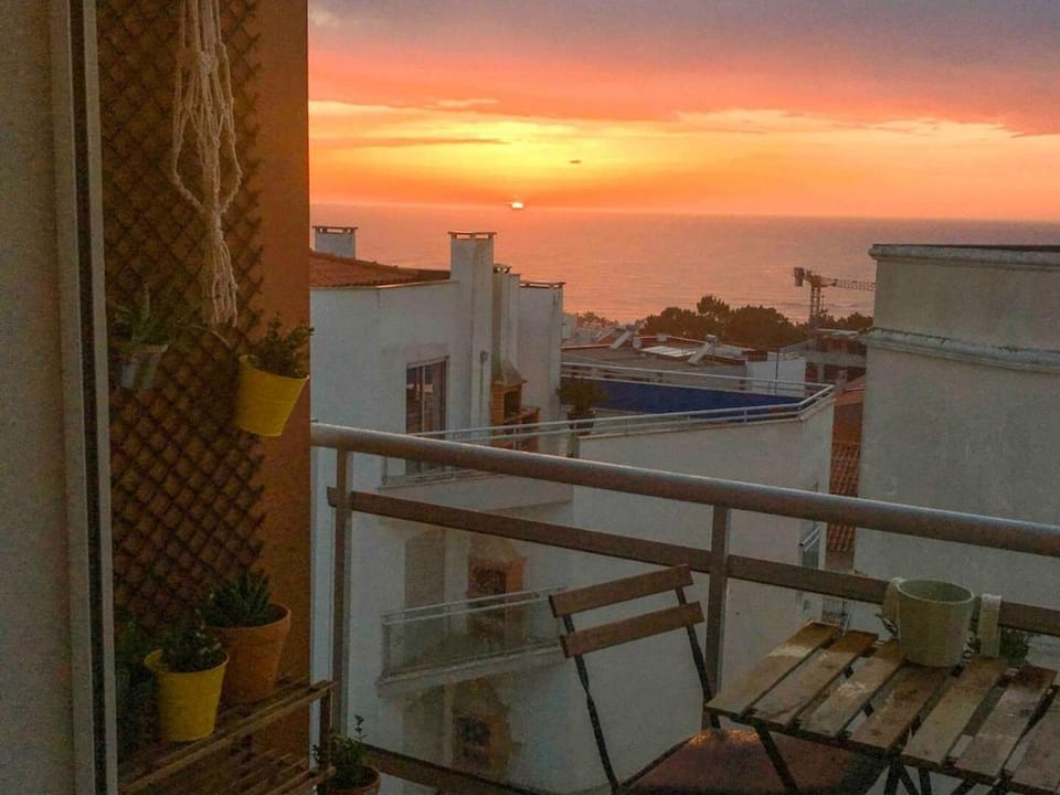 Nazaré Boutique w Sea View and Private Rooftop Terace Apartment in Nazaré