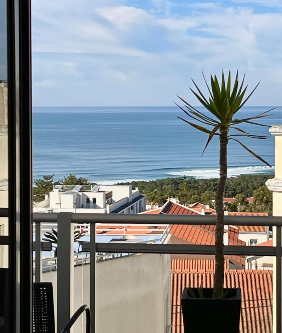 Nazaré Boutique w Sea View and Private Rooftop Terace Apartment in Nazaré
