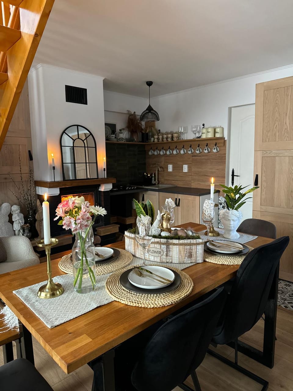 Kitchen or kitchenette, Living room, Dining area, fireplace