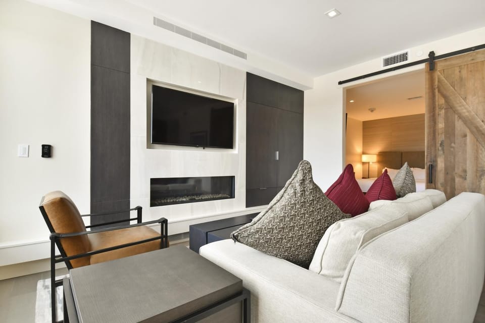 New 1 BR Residence in Canyons Village- Ski In Out Apartment in Wasatch County