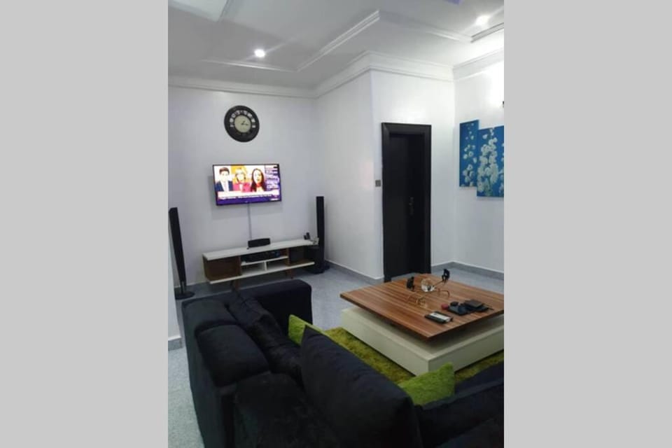 Well furnished and spacious 2 bedroom apartment Apartment in Abuja