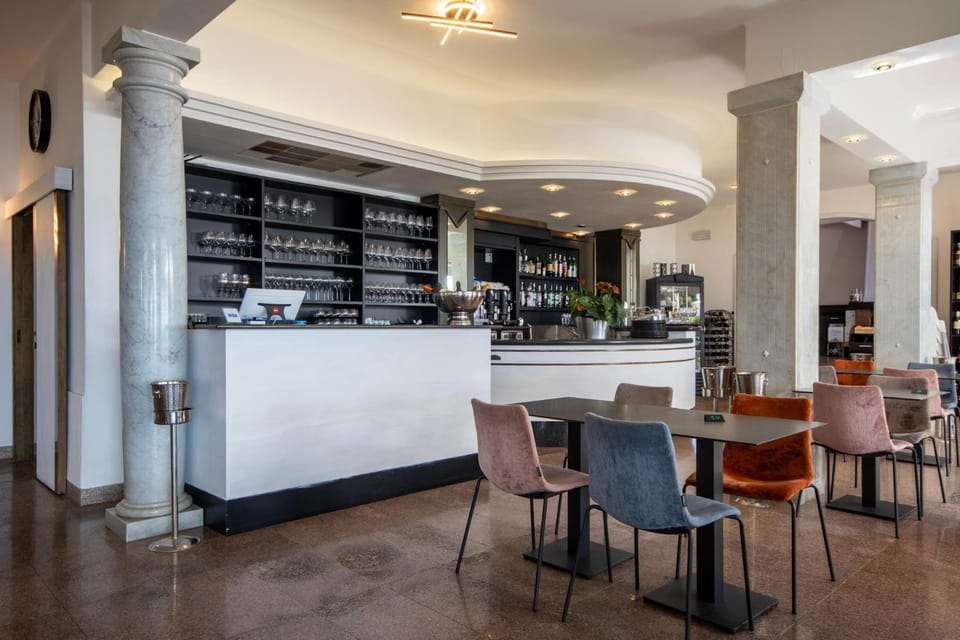 Lounge or bar