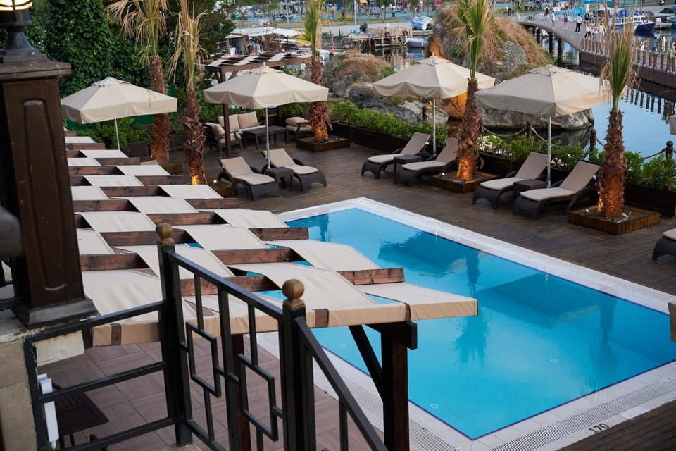 Swimming pool