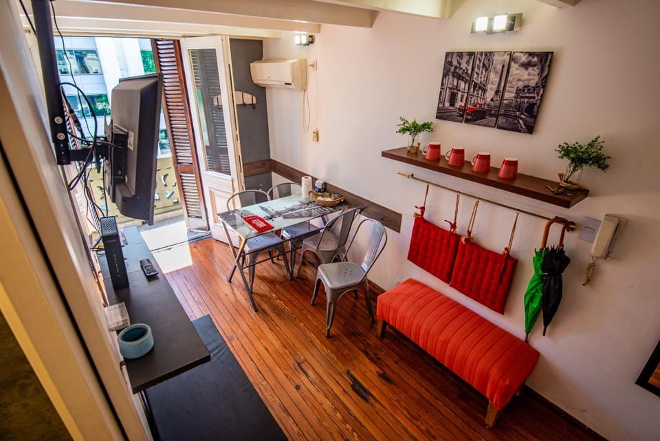 Duplex en centro histórico y turístico sobre AV de Mayo Apartment in Buenos Aires