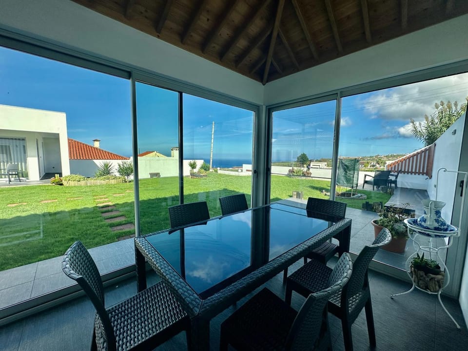 Patio, Dining area